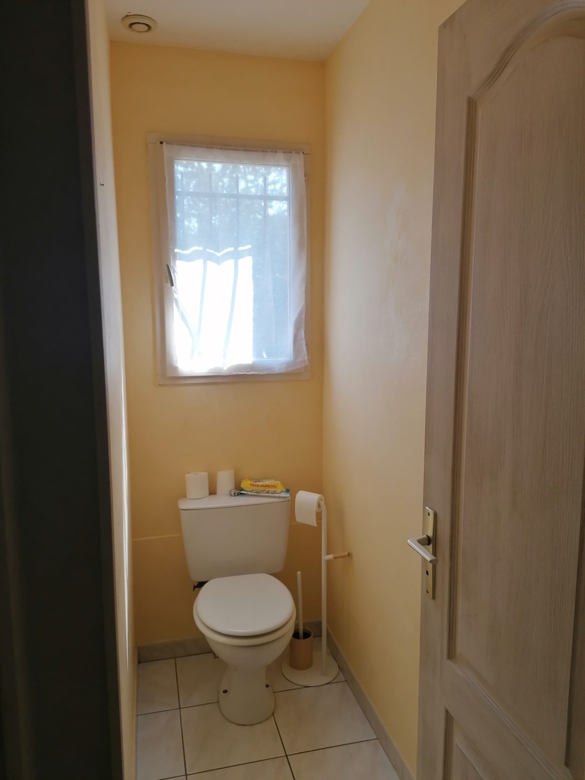 Toilettes étage – avant